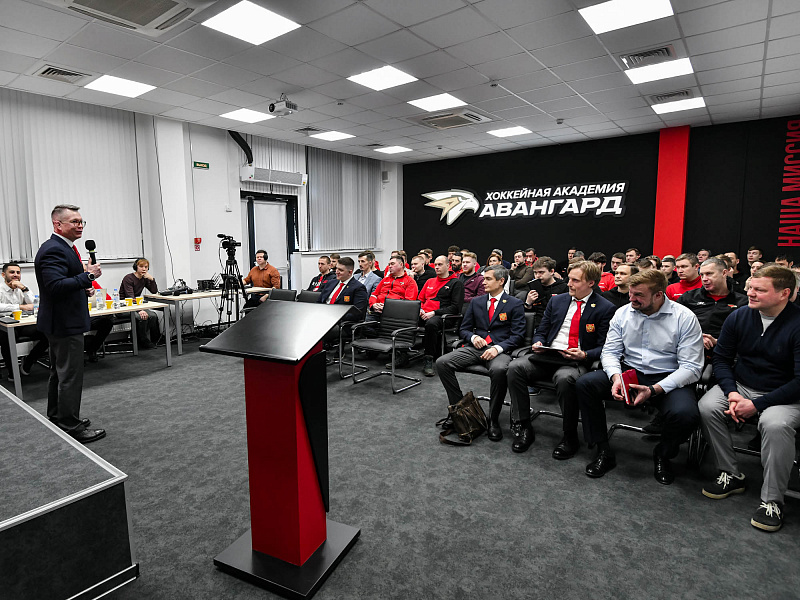 mezhdunarodnyy opyt razrabotki i vnedreniya sistem upravleniya hokkeynymi klubami